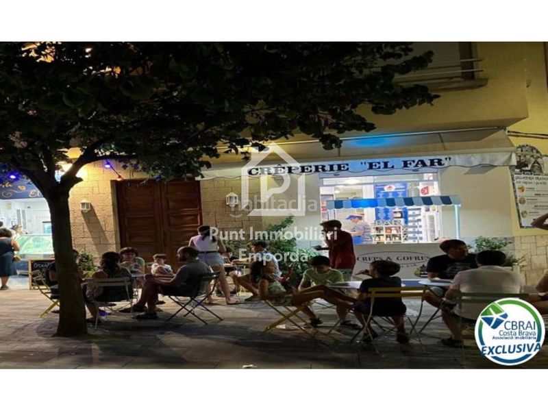 Foto 4059f9ed-d181-4658-85d1-2e87dcddb543. Local comercial a Centre Roses