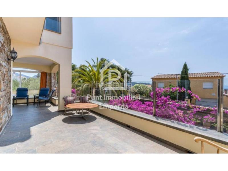 Foto 130e299e-cc8c-40a4-86d1-e2b2c531b18b. Casa con riscaldamento parcheggio piscina in Nord Roses