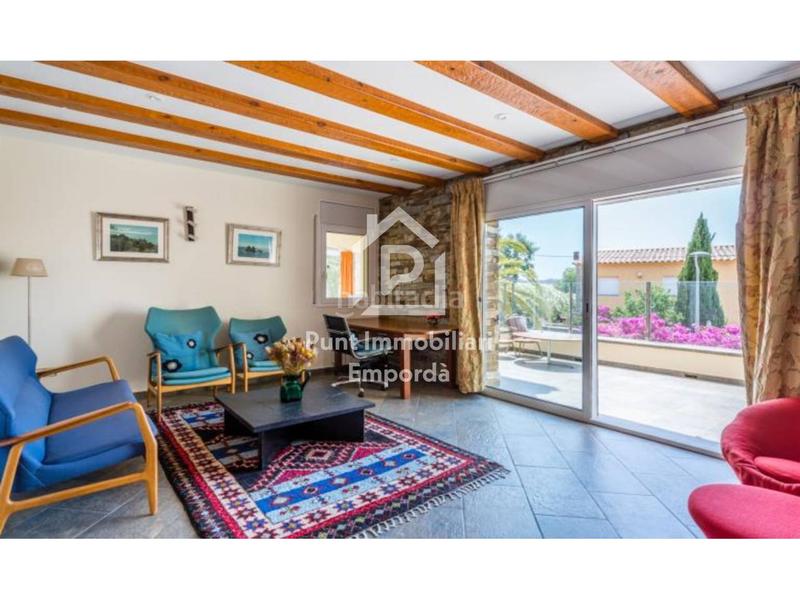 Foto 1e5d3334-40b1-444e-8bf7-8d96b50b7aa5. Casa con riscaldamento parcheggio piscina in Nord Roses