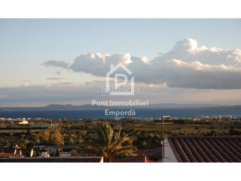 Foto 27fe61d5-c71e-47a9-a814-0528f55bb991. Casa con riscaldamento parcheggio piscina in Nord Roses