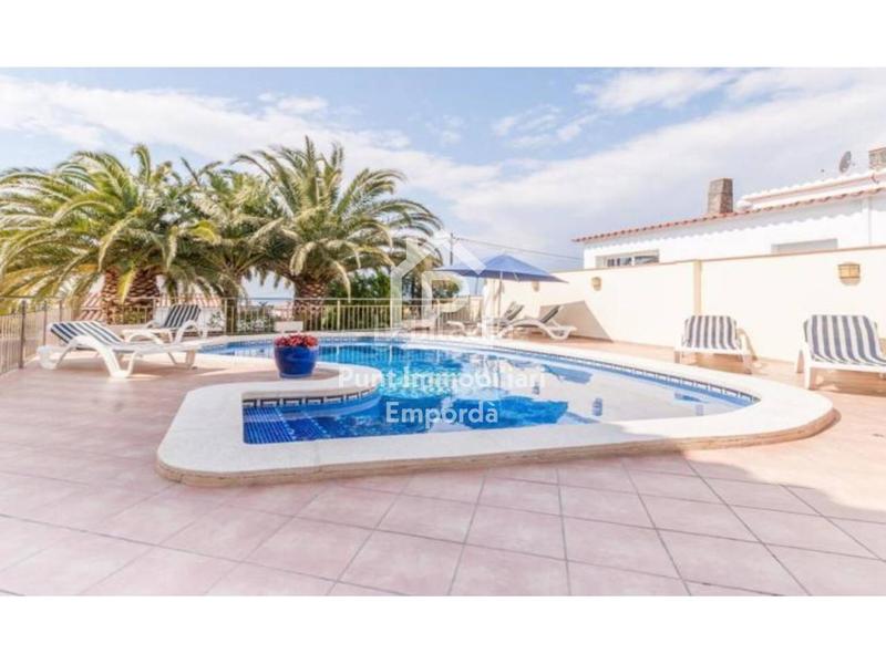 Foto 74973127-2a54-458e-81bc-7c61c3e2d625. Casa con riscaldamento parcheggio piscina in Nord Roses