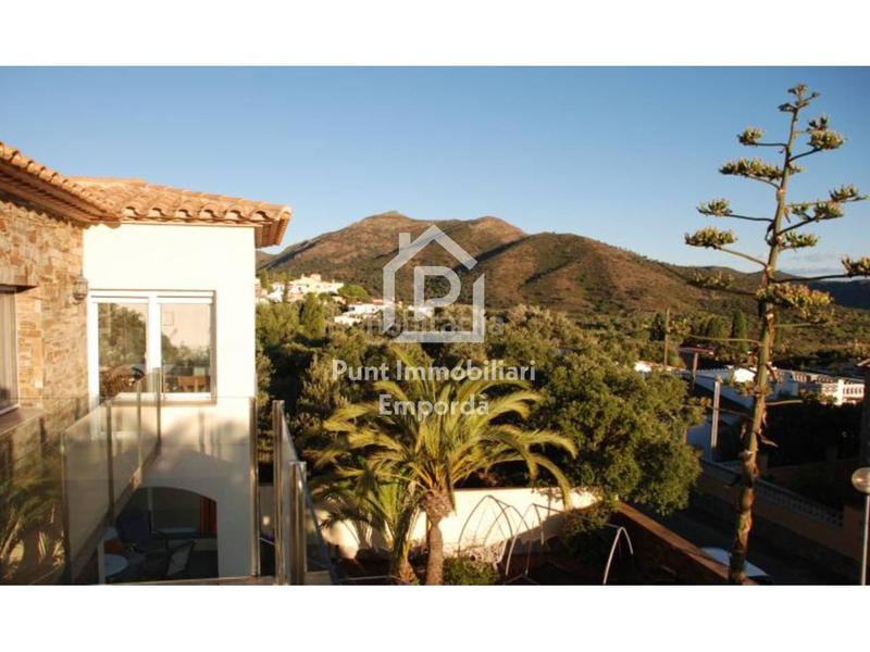 Foto 92536f4f-f946-4c94-b9fd-0b0b70d1ab5c. Casa con riscaldamento parcheggio piscina in Nord Roses