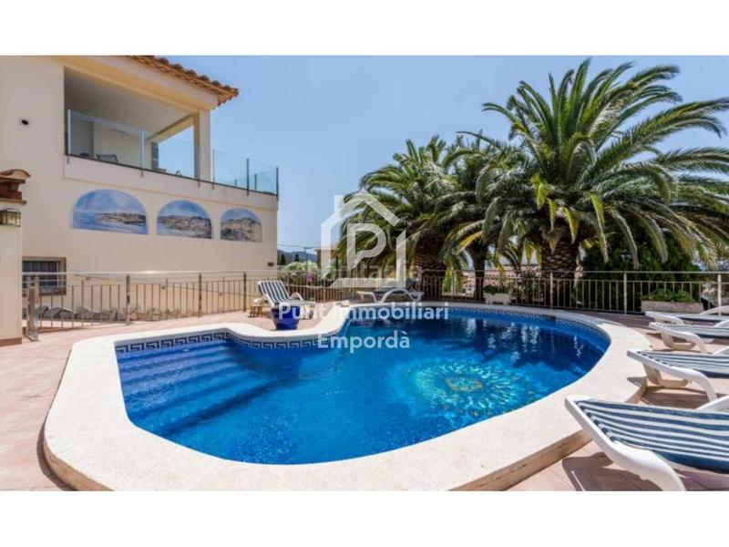 Foto 93cb6943-a7a1-4888-a32c-f0c571d6e749. Casa con riscaldamento parcheggio piscina in Nord Roses