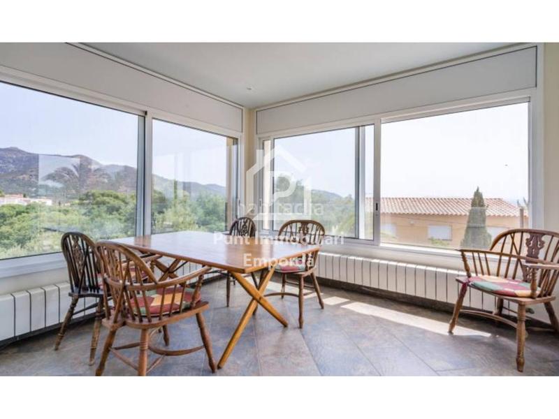 Foto 9e3c592c-a3ce-4c5e-a030-6632b0edaa00. Casa con riscaldamento parcheggio piscina in Nord Roses