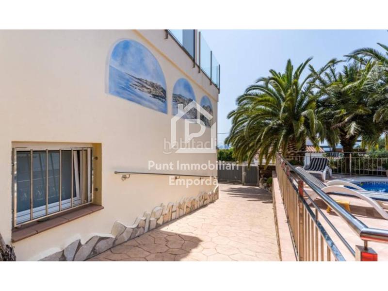 Foto b55d0b07-bdcc-4b00-969b-fff76ebe228e. Casa con riscaldamento parcheggio piscina in Nord Roses