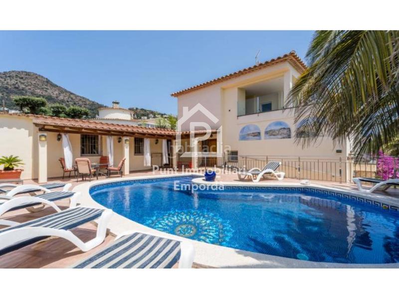 Foto bc7e3e13-3c07-4eb6-a62f-176de8d72b5f. Casa con riscaldamento parcheggio piscina in Nord Roses