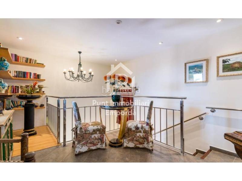 Foto beddeee5-59f5-4774-a533-89be6d38455e. Casa con riscaldamento parcheggio piscina in Nord Roses