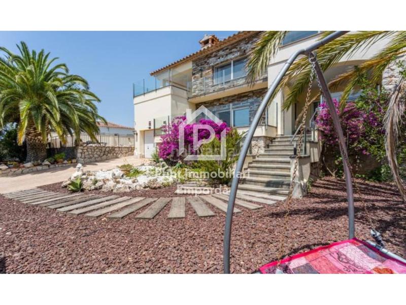 Foto f97e00ea-21ec-4185-a26b-80af7aa4a216. Casa con riscaldamento parcheggio piscina in Nord Roses