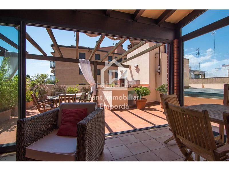 Foto 13b4d575-16e3-4204-b258-bc55c0a861fa. Casa amb calefacció aparcament a Eixample-Horta Capallera Figueres