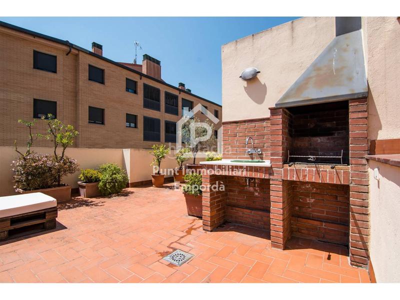 Foto c2e8e093-8c50-4dbf-8824-bf69f30adbcf. Casa amb calefacció aparcament a Eixample-Horta Capallera Figueres