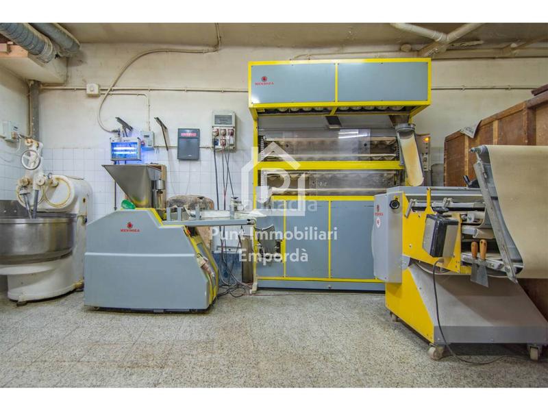 Foto cb0c414f-e44c-43b4-b1d9-09788038dd29. Casa amb calefacció aparcament a Eixample-Horta Capallera Figueres