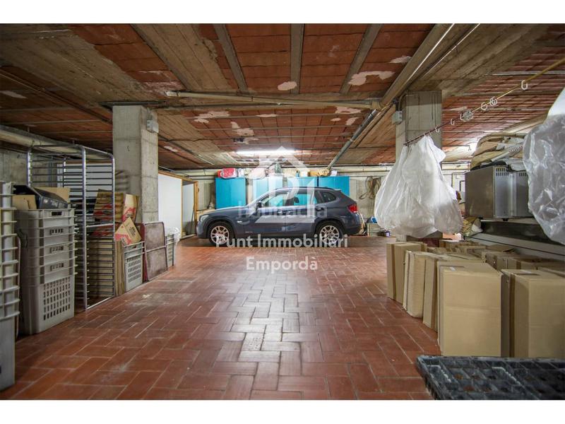 Foto d161d030-252e-40ef-8418-2804ee6314c5. Casa amb calefacció aparcament a Eixample-Horta Capallera Figueres