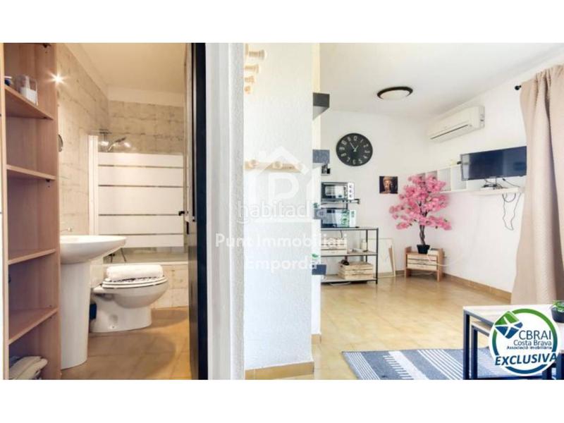 Foto ea8b8734-ec0f-4a53-beaa-d8736a15626e. Estudio acogedor estudio con terraza cerrada en sector flamicell en Empuriabrava