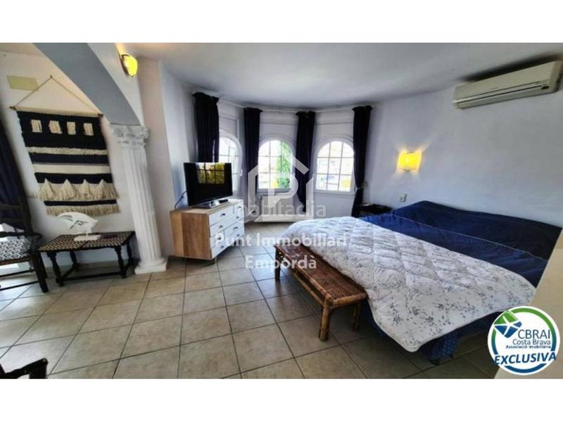 Foto 5101b5f0-c5fb-413b-9d4e-92f8f89072b2. Maison avec parking piscine dans Port Grec - Port Moxó Empuriabrava