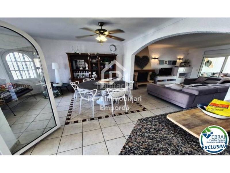 Foto 71160bbb-f7fa-4ffb-a422-633ccbdca385. Maison avec parking piscine dans Port Grec - Port Moxó Empuriabrava