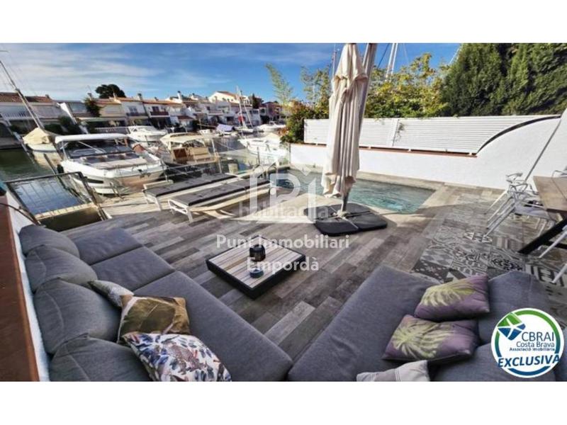 Foto b77d5658-d06e-4e12-9986-732cc6c82679. Maison avec parking piscine dans Port Grec - Port Moxó Empuriabrava
