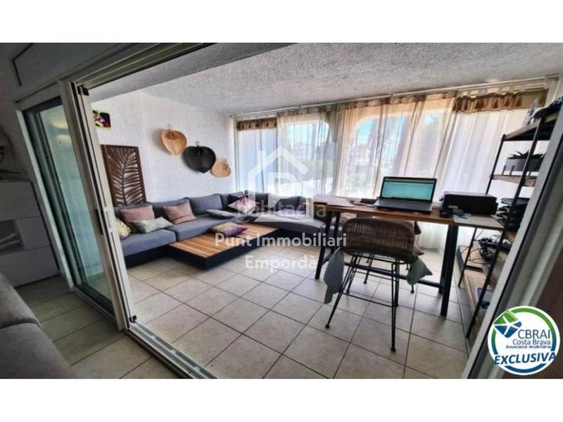 Foto c563545d-ef8d-4c14-b5d3-3191d1bdac1d. Maison avec parking piscine dans Port Grec - Port Moxó Empuriabrava