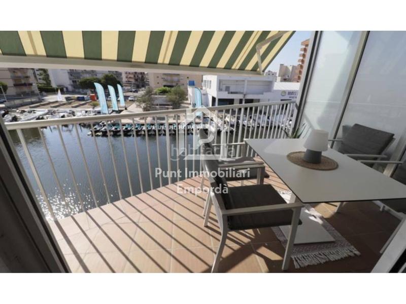 Foto 15196b87-90bc-4b87-a3d3-d2c4a0dd30d3. Etagenwohnung mit parking in Santa Margarida Roses