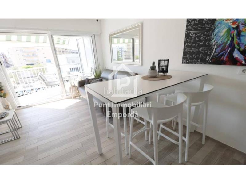 Foto 1d9a328d-9584-45cd-a213-1e5ddef10cd2. Etagenwohnung mit parking in Santa Margarida Roses