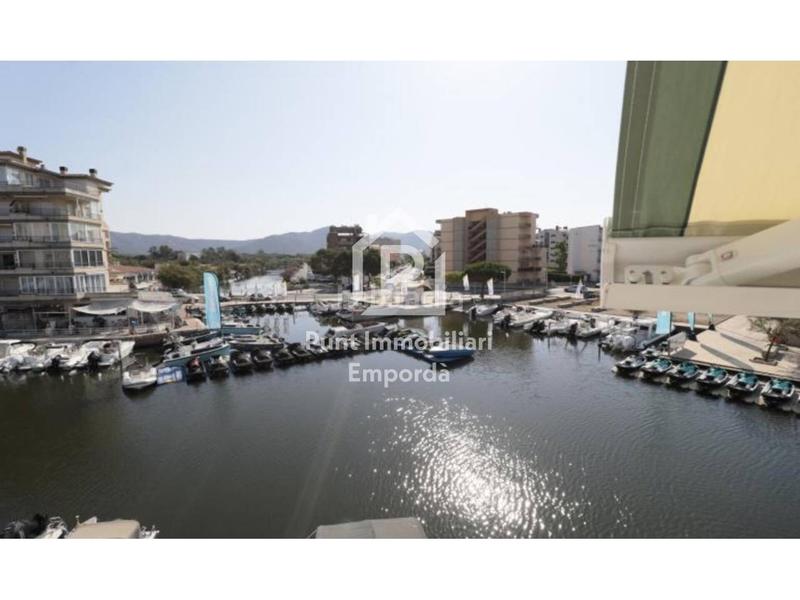 Foto 4e342e81-4a98-46ac-b8e1-eaf2fa0bdeb4. Etagenwohnung mit parking in Santa Margarida Roses