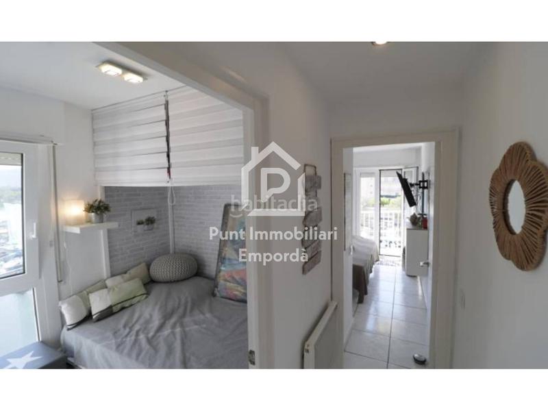 Foto c0a81a6e-cbd5-41a0-95be-91c170882188. Etagenwohnung mit parking in Santa Margarida Roses