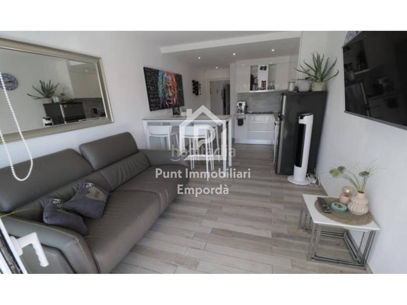 Foto df8ec209-ab15-4deb-8102-284548db190b. Etagenwohnung mit parking in Santa Margarida Roses