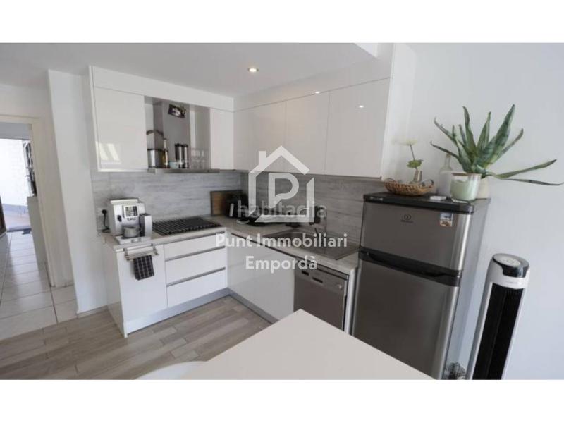 Foto fca7c43e-8c90-4e75-b768-23616916f8eb. Etagenwohnung mit parking in Santa Margarida Roses