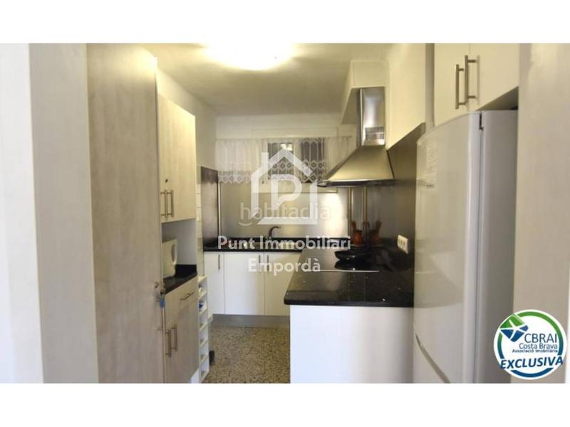 Foto 652e76f7-b5e5-4a42-8362-ff76f6bf4bfd. Piso apartamento situado en santa margarita a 250 metros de la playa. en Roses