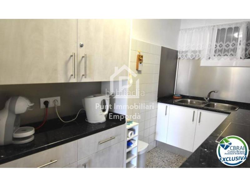 Foto e2cde0b9-e4ed-4d2d-a307-fec8ae80e7d5. Piso apartamento situado en santa margarita a 250 metros de la playa. en Roses