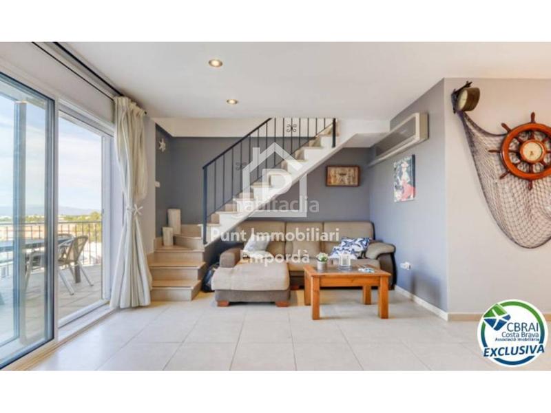 Foto 14283b42-7158-45cb-98b1-0f8d7b0b9995. Zweistöckige wohnung in Salatar Roses