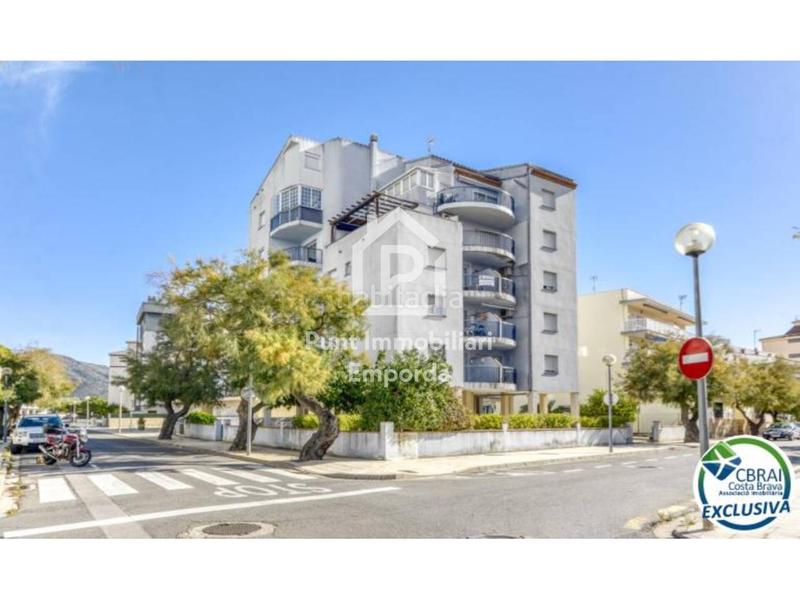 Foto 48375754-6fd1-4316-b348-e6b5c6858c59. Zweistöckige wohnung in Salatar Roses