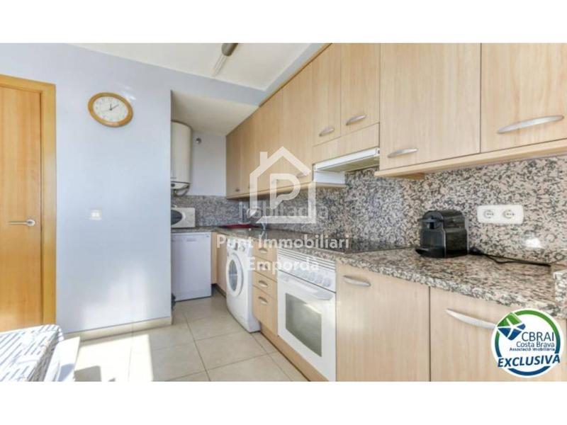 Foto acbfd061-8c03-46a2-9e5d-f02fb03b14e9. Zweistöckige wohnung in Salatar Roses