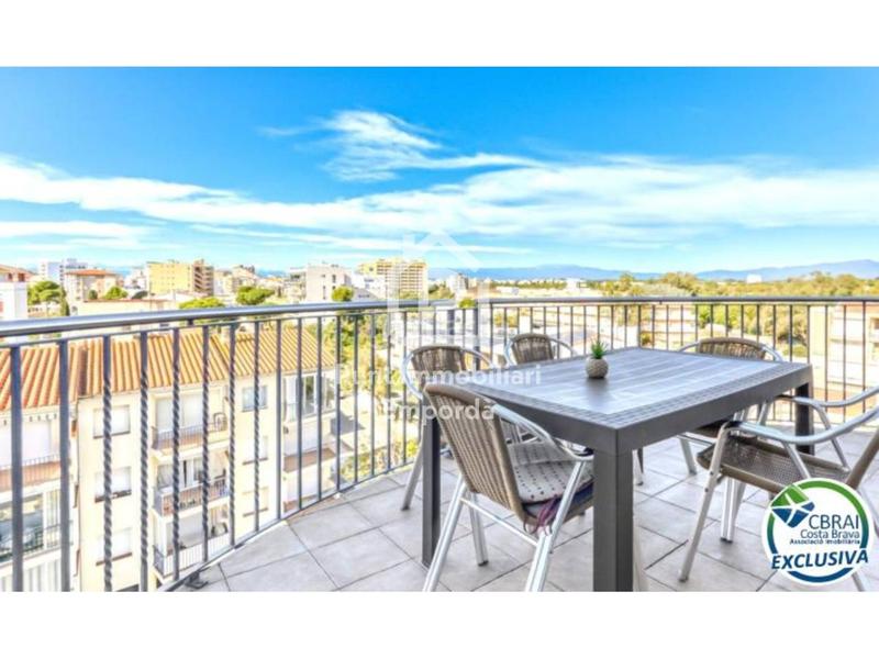 Foto bce9a2a4-25b5-409f-afba-2fc9a09f4737. Zweistöckige wohnung in Salatar Roses