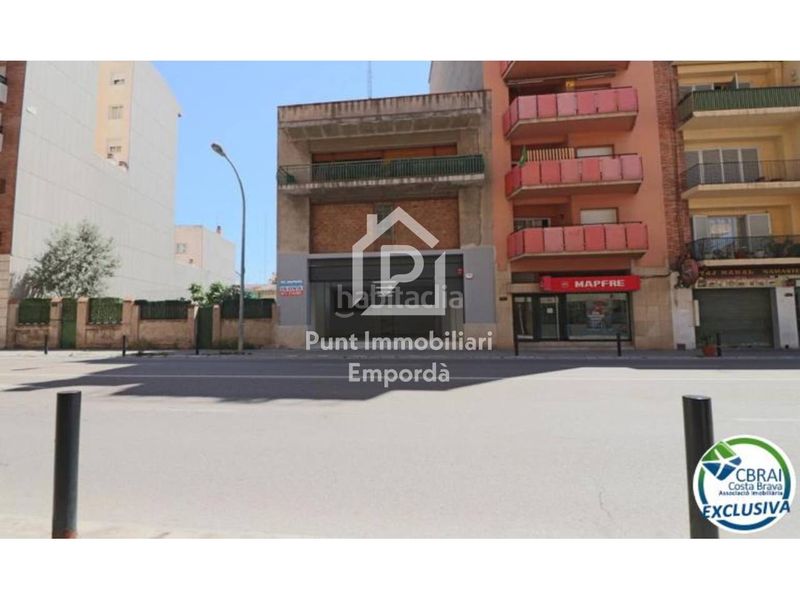 Foto 121612a3-6dec-490b-a2ea-fcb53c2a6bef. Local comercial a Parc Bosc-Castell Figueres