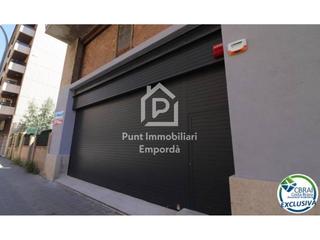 Local commercial  Salvador dalí. Local en la calle principal de 116 m2 en el centro de figueres