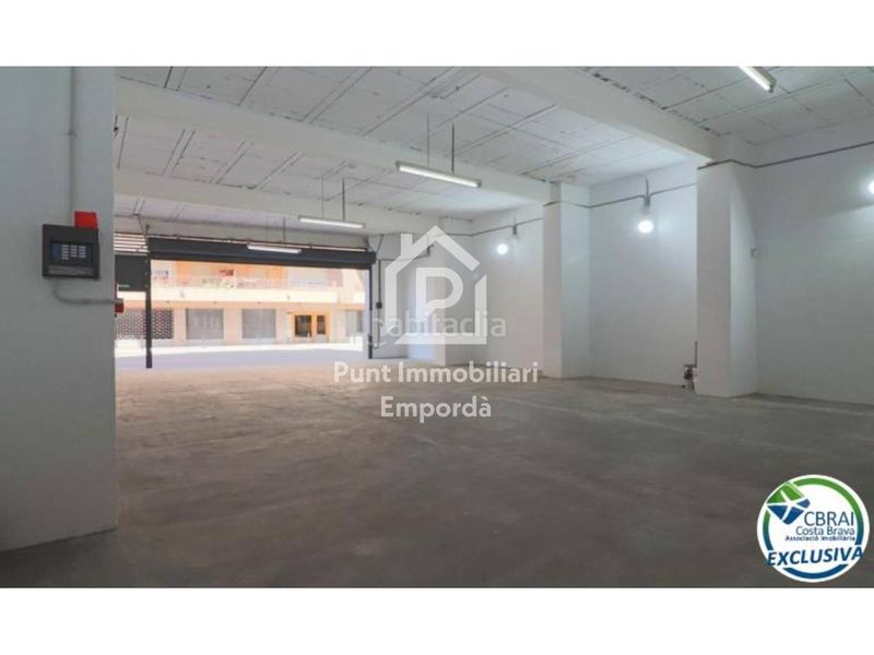 Foto 80e45203-884d-49c3-a771-c275a9439e7d. Local comercial a Parc Bosc-Castell Figueres