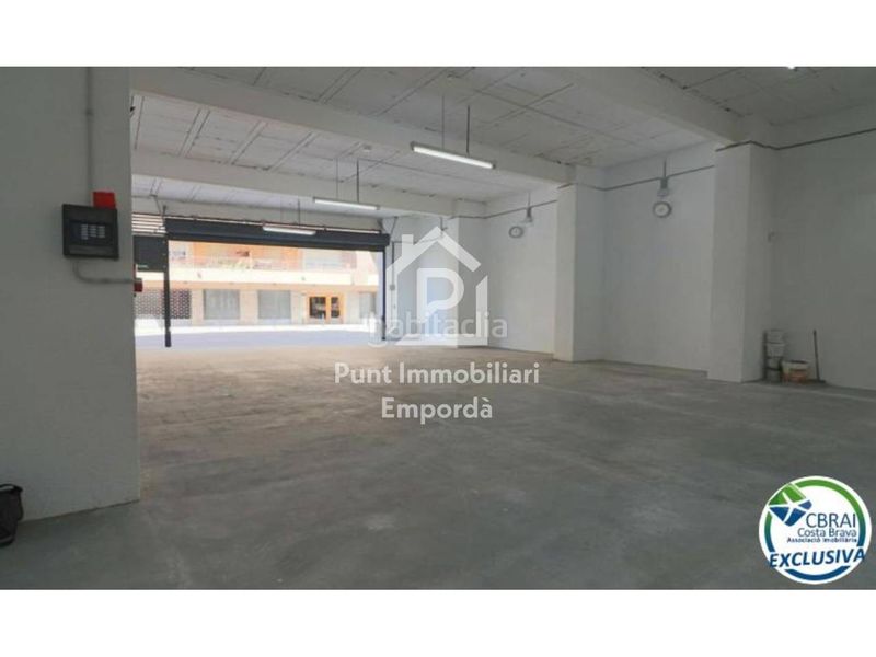 Foto 9d86f17a-a038-42bb-9048-6e87048b81aa. Local comercial a Parc Bosc-Castell Figueres