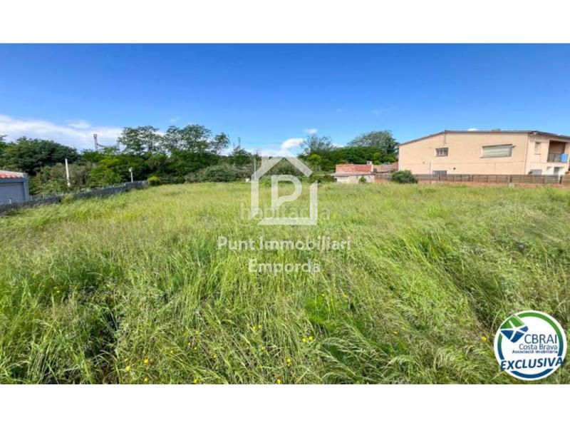 Foto 673053cd-debf-40c7-be11-05f241316409. Terreny residencial a Sant Miquel de Fluvià