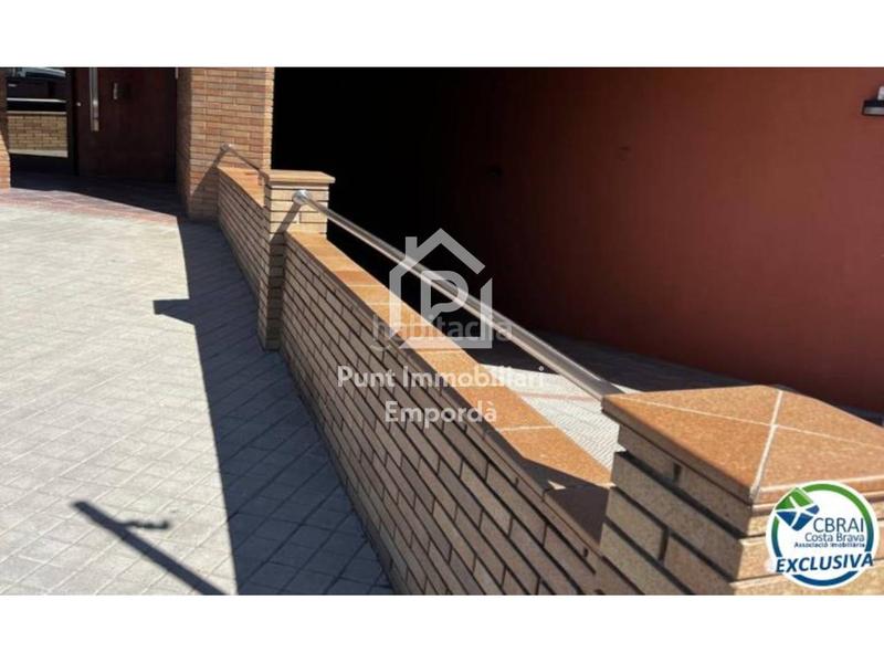 Foto 6d08c154-d89d-496f-8cb0-0e54dfd61ad1. Parking voiture dans Poble Nou-Olivar Gran Figueres