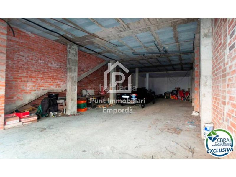 Foto c6ebed0b-d3cc-4563-8126-0ed3bfa80a8d. Local comercial a Centre Roses