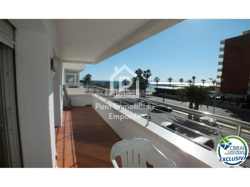 Foto c0a34d99-b3d6-4b42-a732-ea4425b96b6c. Apartament amb piscina a Santa Margarida Roses