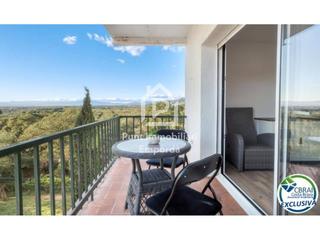 Apartament  Roma. Piso reformado en una zona tranquila de mas oliva  roses