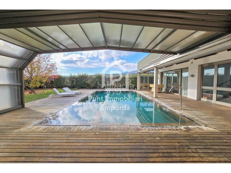 Foto f9b8556c-c1f3-433a-83a7-ff460c4e9464. Casa propiedad de alto standing en la jonquera un refugio de lujo en el macizo de lalbera con piscina climatizada y vistas en Jonquera (La)