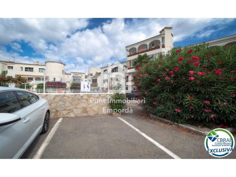 Foto bd1665d2-361c-4da4-86b1-2b8872c92e85. Apartament amb aparcament piscina a Salins - Cavall de Mar Empuriabrava