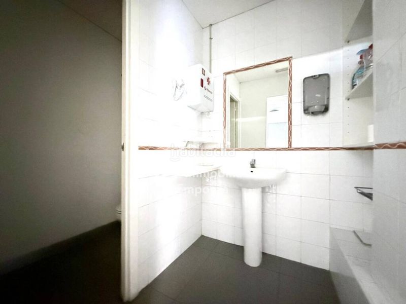 Foto 1a1eb1cc-8cf0-40fb-85d9-cafef8756744. Local comercial a Poble Nou-Olivar Gran Figueres