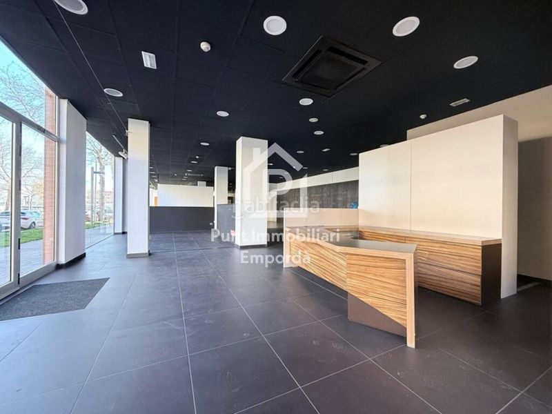 Foto b27c079a-4165-426c-a4b9-56de54915249. Local comercial a Poble Nou-Olivar Gran Figueres