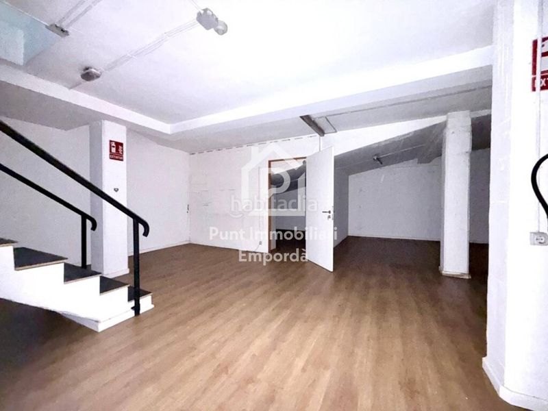 Foto cb4115b0-9004-453b-b036-8a7711f78661. Local comercial a Poble Nou-Olivar Gran Figueres