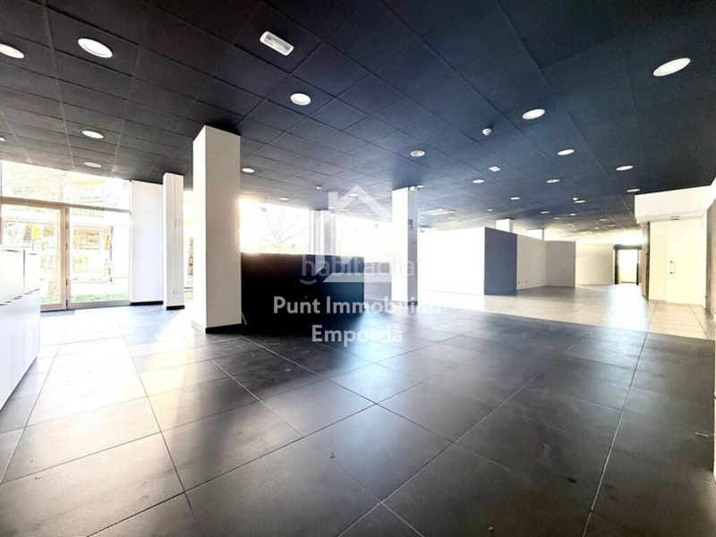 Foto db52b79d-3842-4ee7-b725-ecaff68ce289. Local comercial a Poble Nou-Olivar Gran Figueres