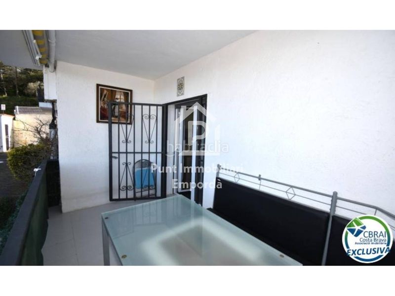 Foto 67aa0566-e6df-469b-a657-7d4759a1b484. Apartament amb calefacció aparcament a Centre Roses