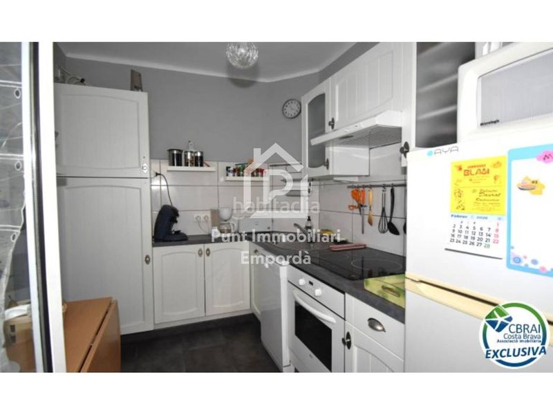 Foto a374e947-baf4-4aca-bc64-145ab0f91e7d. Apartament amb calefacció aparcament a Centre Roses